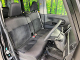 運転席まわりには十分なスペースがあり、大柄な方でもゆったり運転していただける環境です。