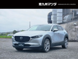 中古車専門再生工場にて熟練専任スタッフが丁寧に清掃、仕上げを実施しております。また、お客様に安心してご検討いただける様、公取協が定める基準に基づき車両検査を実施し、車両状態評価証を発行しております。