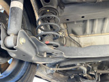 お車を安心してお乗りいただく為には、足回りの定期点検が欠かせません。サービスサポート(有償保証)では無料点検もご提供しており、安心のカーライフをお過ごしいただけるサポート体制が整っています。