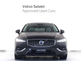簡潔なラインと明確な意図をもって形作られたV60の外観は、伝統的なスカンジナビアンデザインそのものです。躍動感に溢れ優雅な雰囲気を持ち、細部に至るまで気を配られたその姿には確かな自信が映し出されます。