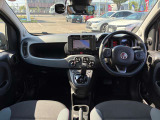 イタリア車ならではの美しさ、走りへのこだわりを感じるインテリアデザイン!