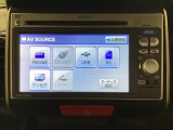 ナビゲーションはワンセグTV対応のGathers純正メモリーナビを搭載しています。ナビのオーディオ機能にはCD・DVD再生の他に、SDカードスロット・USB端子からの外部入力ができます。