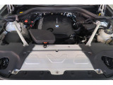 安心のBMW認定中古車は100項目の箇所を徹底的にチェック致します。機械的な箇所や電気系、コンピューターなどをご納車前に点検し、交換基準に達した部品は全て新品に修理返品した後にご納車致します。