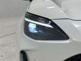 LEDヘッドライトでアダプティブハイビームシステム!ハイビームを保持したまま走行できる頻度を高め、夜間の視認性を確保!右側のヘッドライトレンズ表面に剥がれがあります。
