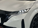 夜間走行の様々な局面に向けて、LEDヘッドランプで視認性をしっかり確保☆ハロゲンヘッドランプのおおよそ2倍の光量で、広範囲に明るくドライバーをサポートしてくれます。