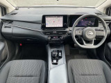 前席内装の全体像です。是非実車をご覧にお越し頂き実際にお座りください。