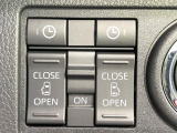 【両側パワースライドドア】スマートキーや運転席のスイッチで後席両側スライドドアの開閉が可能♪電動だから力を入れてドアを開ける必要が無く、小さなお子様でも簡単に開け閉めでき快適です♪