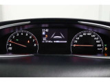 マルチインフォメーションディスプレイ付きのメーターです!エコ運転へ導く多彩な情報を表示してくれます。