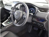 見通しのよいすっきりとした視界で、誰でも運転しやすいです。運転のしやすさは疲れにくさにも繋がりますよ♪