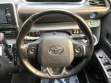 【純正革巻きステアリング】上質な革を使用することで、手にしっかり馴染みとても運転しやすいハンドルです♪
