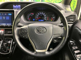 【純正革巻きステアリング】上質な革を使用することで、手にしっかり馴染みとても運転しやすいハンドルです♪