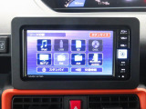 7型ナビゲーション付きです。バックカメラも付いて車庫入れ・駐車も安心です。Bluetooth対応機器を登録して快適な室内空間を実現できます。