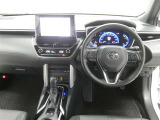 運転席からの視界はこんな感じです☆お気軽にご来店いただき、実際に座って是非お確かめください。ドライバーに寄り添う快適な操作フィールをもたらすステアリングです。
