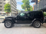 横からの迫力もすごいお車です。