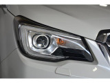 LEDヘッドライトで夜間の運転も安心です
