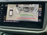 アラウンドビューカメラとパークディスタンスコントロール。前後バンパーに設置されたセンサーが障害物を検知するとセンサーが発動、障害物との距離感をディスプレイで視認することができます。