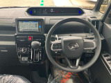 広々とした車内空間です。