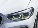 LEDのパワフルな白色光は太陽光の特性に近く、優れた視認性を発揮します。