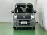 LEDヘッドライトを装備しています。LEDヘッドライトはとても明るく、雨の日や夜間走行も安全・安心です。オートライトコントロール付きで周囲の明るさに応じて自動で点灯・消灯します