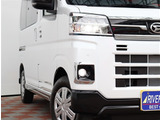 【車屋】として、長く車業界に従事した経験豊富なスタッフが多数在籍しております。