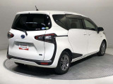 ご納車前にはエンジンオイル・オイルエレメント等を交換して、トヨタディーラーのエンジニアがしっかりと整備をさせていただきます。交換部品などについては、スタッフへお尋ねください。