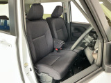 【運転席・助手席】内装ルームクリーニング済みです。しっかり綺麗にしていますので、是非、お確かめください。車に自信があるからこそ、是非一度ご来店頂き内外装も見てもらえると幸いです。