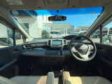 インパネ周りのお写真です。 視界が広く運転もしやすくなっております♪