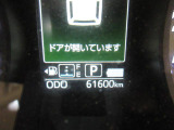 たとえばダイハツのお店にある、たくさんのスマアシ搭載車は、正常に作動する事をしっかり確認します。