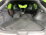 【パワーバックドア】スマートキーや運転席のボタンを押すだけでリアゲートが自動で開閉します!荷物を持っている時や、高い位置にあるバックドアを閉める際に便利な機能です♪