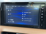 日産純正メモリーナビゲーションです♪目的地まで案内するナビゲーション機能の他にフルセグ画質で楽しめるTVやBluetooth Audioなど多彩な機能が満載で運転を快適にサポートしてくれます☆