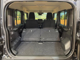 普段のお買い物や通勤、送迎等に十分な荷室スペースを確保しております。セカンドシートを倒すと、大きな荷物の積載も可能です♪