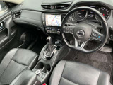 アダプティブタイプのオートクルーズです。車線中央付近を走行するようにステアリングを制御し、運転者のハンドル操作を支援します。