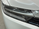 LEDヘッドライトは、点灯の瞬間から最大光量を発揮し、突然暗くなるトンネルなどでの安定感を高めます。