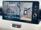 【マルチビューカメラシステム】専用のカメラにより、上から見下ろしたような視点で360度クルマの周囲を確認することができます☆死角部分も確認しやすく、狭い場所での切り返しや駐車もスムーズに行えます。