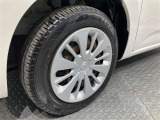 トヨタ純正ホイールキャップ装着車になります♪