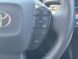 【レーダークルーズコントロール】前方の車両に合わせて加減速を自動制御するレーダークルーズコントロール。渋滞や高速道路での運転負担を軽減し、快適なドライブを提供します。