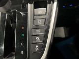 【電動パーキング】ボタンひとつでパーキングON。女性の方や運転に慣れていない方にも安心.