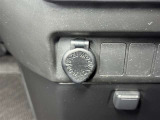 【アクセサリーソケット】車内で様々な電気製品を利用できます。