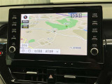 ディスプレイオーディオを装備。スマホとクルマをつなぐことで、これまでのナビに加えて、いろんなサービスが楽しめます。