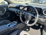 中古車だけではなく、新車も多岐にわたり、正規輸入車販売を行っております。全国選りすぐりの仕入ネットワークの中からあなたにピッタリのお車を探します!