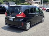 とても便利な【両側電動スライドドア】ドアハンドを少し引くだけでリアドアが自動開閉します。
