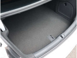 Audi正規ディーラーが高品質をお約束。高度な訓練・教育を受けたAudi専任メカニックが、100項目にもおよぶ精密な点検を実施。すべてクリアしたAudi車だけ、あなたのお手元に届けられるのです