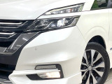 【LEDヘッドライト】悪天候や夜間走行時も良好な視界を確保し安心して運転できる高輝度LEDヘッドライトを装備!点灯速度が早く、消費電力も抑えられています。