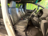 運転席シート廻りは使用感も少なく、良好な状態となっています。丁寧に使われていたことがよくわかりますね。