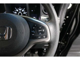 Hondaセンシングの機能のひとつ、アダプティブクルーズコントロール付!アクセルから足を離しても設定したスピードと前車との車間を保ち走行してくれます!車線維持もアシスト☆高速道路で疲労軽減ですね☆
