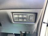 スイッチ類がまとめてあります。i-stopはOFFにもできます。