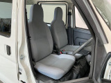 【運転席・助手席】内装ルームクリーニング済みです。しっかり綺麗にしていますので、是非、お確かめください。車に自信があるからこそ、是非一度ご来店頂き内外装も見てもらえると幸いです。