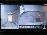 車両を上から見たような映像をディスプレイオーディオ画面に表示するパノラミックビューモニター