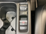 セレクターノブの下に、異なる加速感を楽しめるドライブモードスイッチがついています。一般道、スポーツ走行、エコ走行など、シーンに合わせて最適な加速感を楽しめるドライブモードスイッチです。