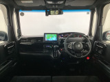 【前方視界】開放的な前方視界!運転がしやすく疲れにくいです♪窓が大きく、見通しがとっても良いおクルマですよ♪